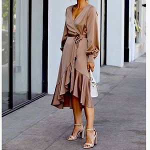 Jacey Duprie X The Drop Champagne Wrap Dress in XS